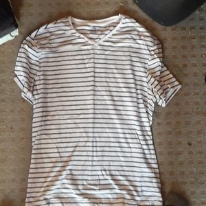 H&M vneck t-shirt